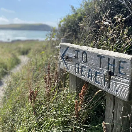 Traditional Coastal In Cornwall Holiday home Saint Teath