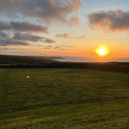 Traditional Coastal In Cornwall Holiday home Saint Teath